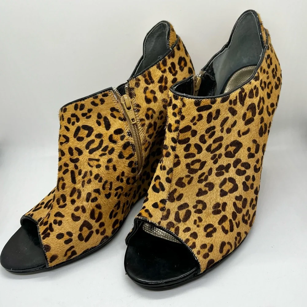 Nina Leopard Print Leather Peep Toe Wedge Heels Size 8 1/2 Women’s Shoes